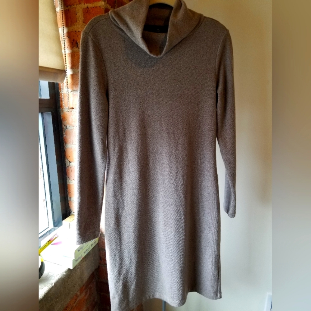 Banana Republic SWEATER DRESS. Like NEW!